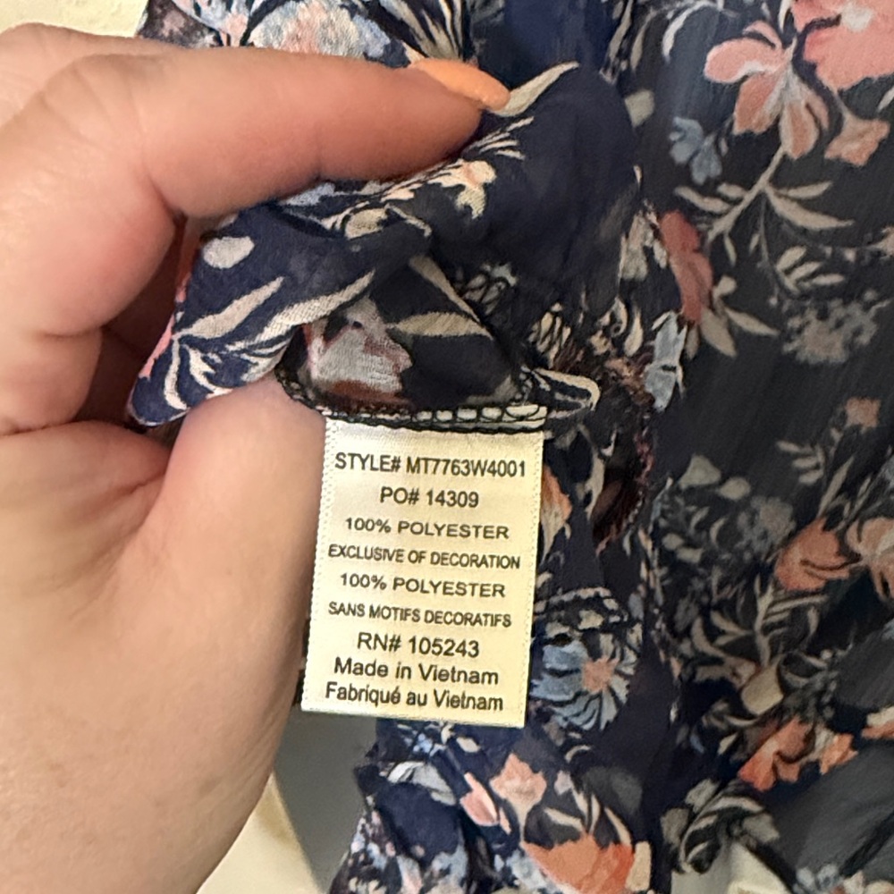 Bobeau Floral Navy Blouse with Lace Trim - Picture 5 of 6